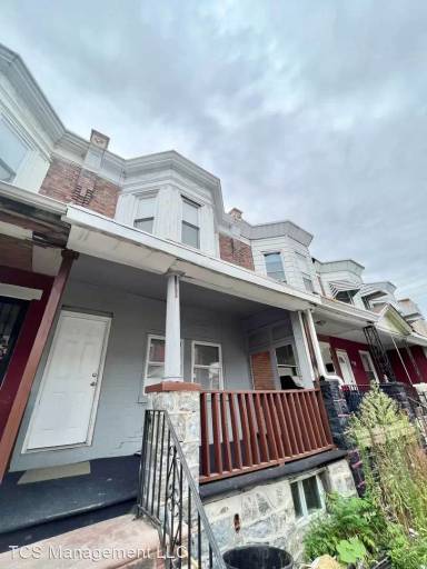 Main picture of 126 N Edgewood St