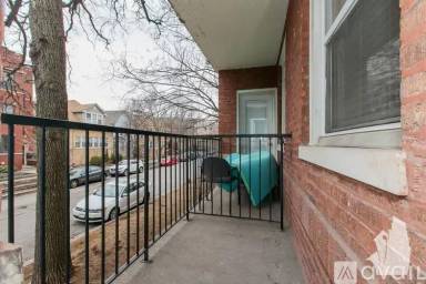 Main picture of 2520 W Leland Ave