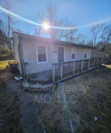 Main picture of 7139 NE 52nd St