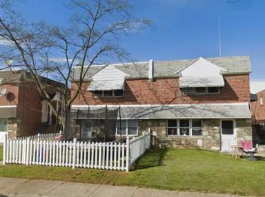 Main picture of 2333 Benson St