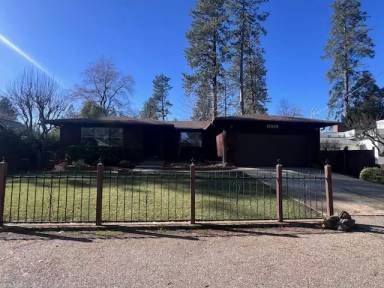 Main picture of 10568 Bragg Ave