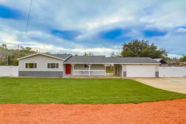 Main picture of 1924 La Cresta Rd
