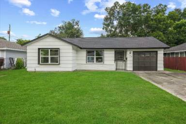 Main picture of 5826 Belmark St