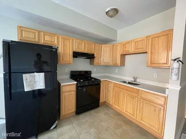 Main picture of 369 S 9th St