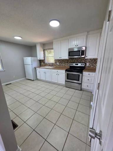 Main picture of 100 Fisher Ave