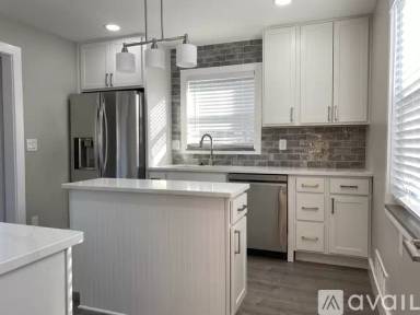 Main picture of 2011 Ridgecliff Rd