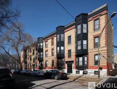 Main picture of 2752 W Le Moyne St