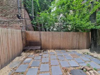 Main picture of 283 Mott St