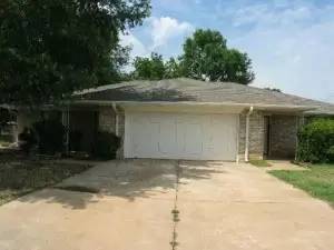 Main picture of 716 E Redbud Ct