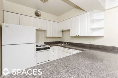 Main picture of 1220 N La Salle Dr