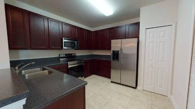 Main picture of 8201 Green Parrot Rd
