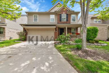 Main picture of 3987 Palace Ave