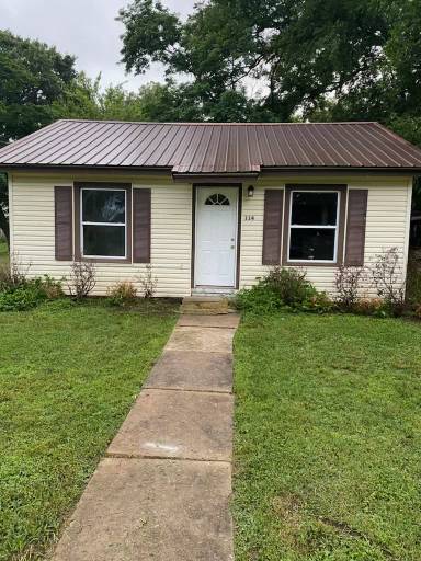 Main picture of 114 E Seminole St