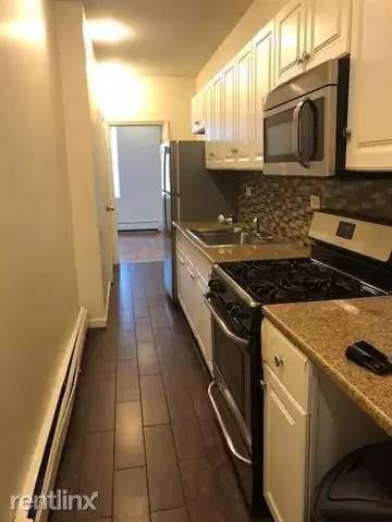 Main picture of 690 Summit Ave