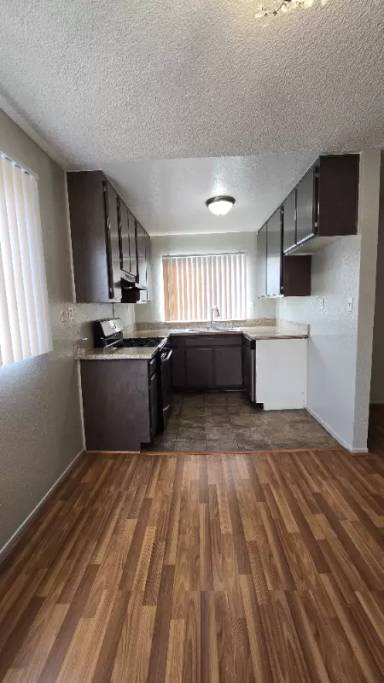 Main picture of 712 Porter St