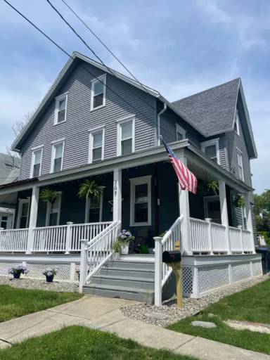 Main picture of 207 S Church St