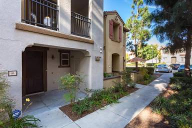 Main picture of 2144 Caminito Elda