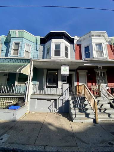 Main picture of 893 N Farson St