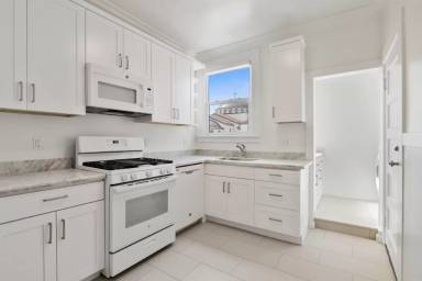 Main picture of 60 Woodward St