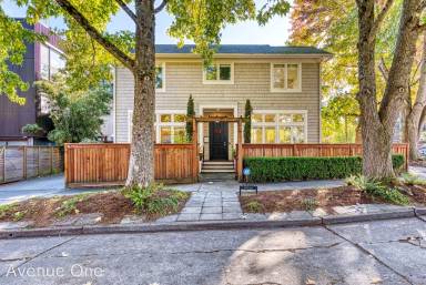 Main picture of 4201 E Lee St