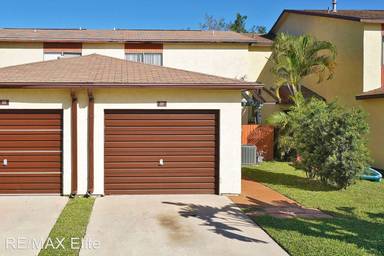 Main picture of 32 Bogart Pl