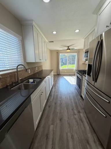 Main picture of 561 Houston Dr