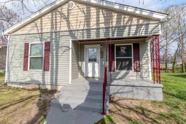 Main picture of 214 McBaine Ave