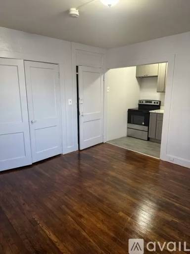Main picture of 100 Washington St