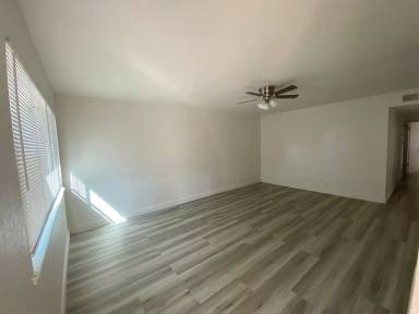 Main picture of 398 W Spring Ln
