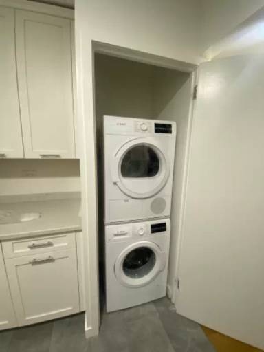 Main picture of 247 W 87th St