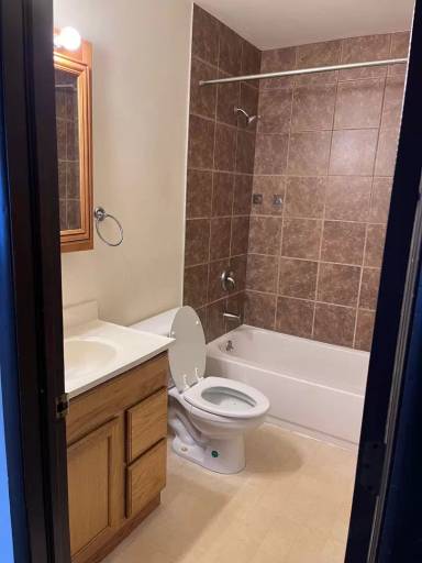 Main picture of 487 Ivy Ln