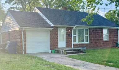 Main picture of 1102 N Crestway St