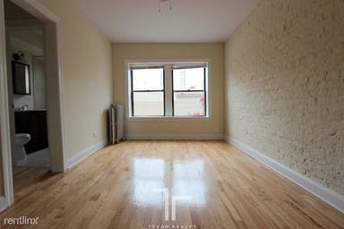 Main picture of 1164 N Dearborn Apartments