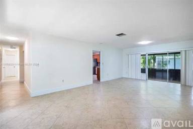 Main picture of 10240 SW 87th St