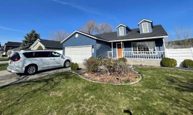 Main picture of 1212 N Eagle Rd