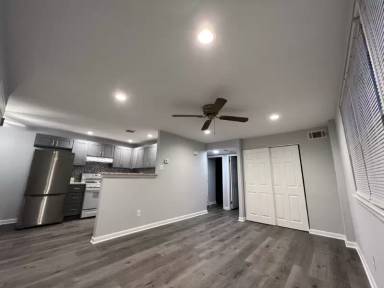 Main picture of 10832 Harrow Rd