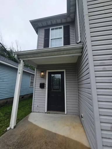 Main picture of 1306 W 41st St