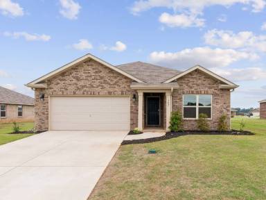 Main picture of 102 Sage Ct