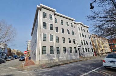 Main picture of 35 Brookline St