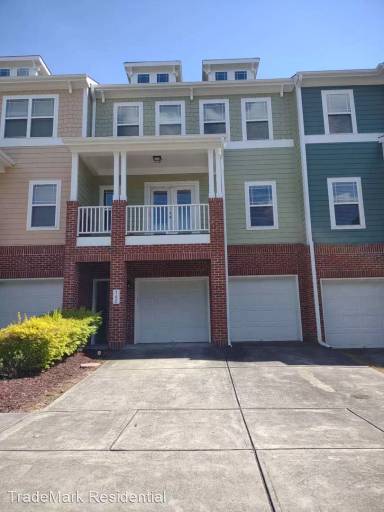 Main picture of 742 Samuel Cary Dr