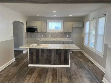 Main picture of 1190 S Champion Ave