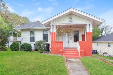 Main picture of 909 Rich Ave