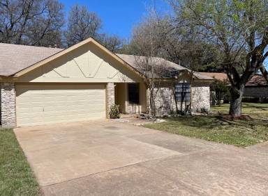 Main picture of 4204 Oak Creek Dr