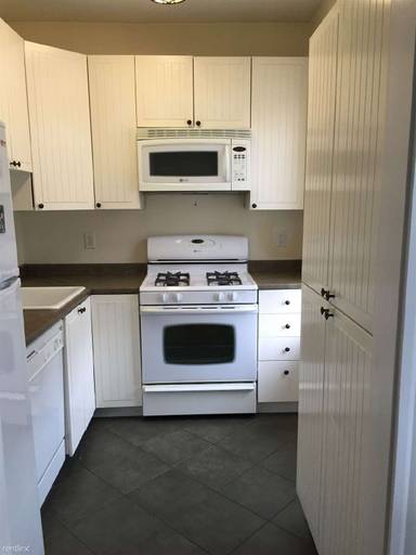 Main picture of 208 Maverick St