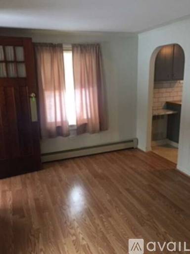 Main picture of 142 Maxwell Ave