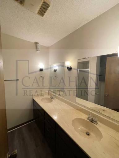 Main picture of 8213 Easy St