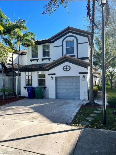 Main picture of 7605 NW 115th Ct