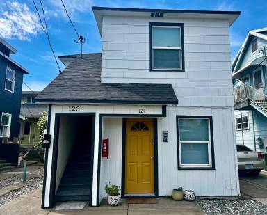 Main picture of 121 SE 10th St