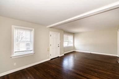 Main picture of 1110 S New Florissant Rd