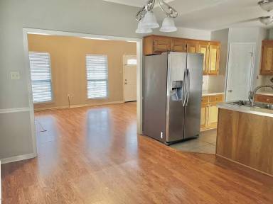 Main picture of 5122 Stumberg Ln